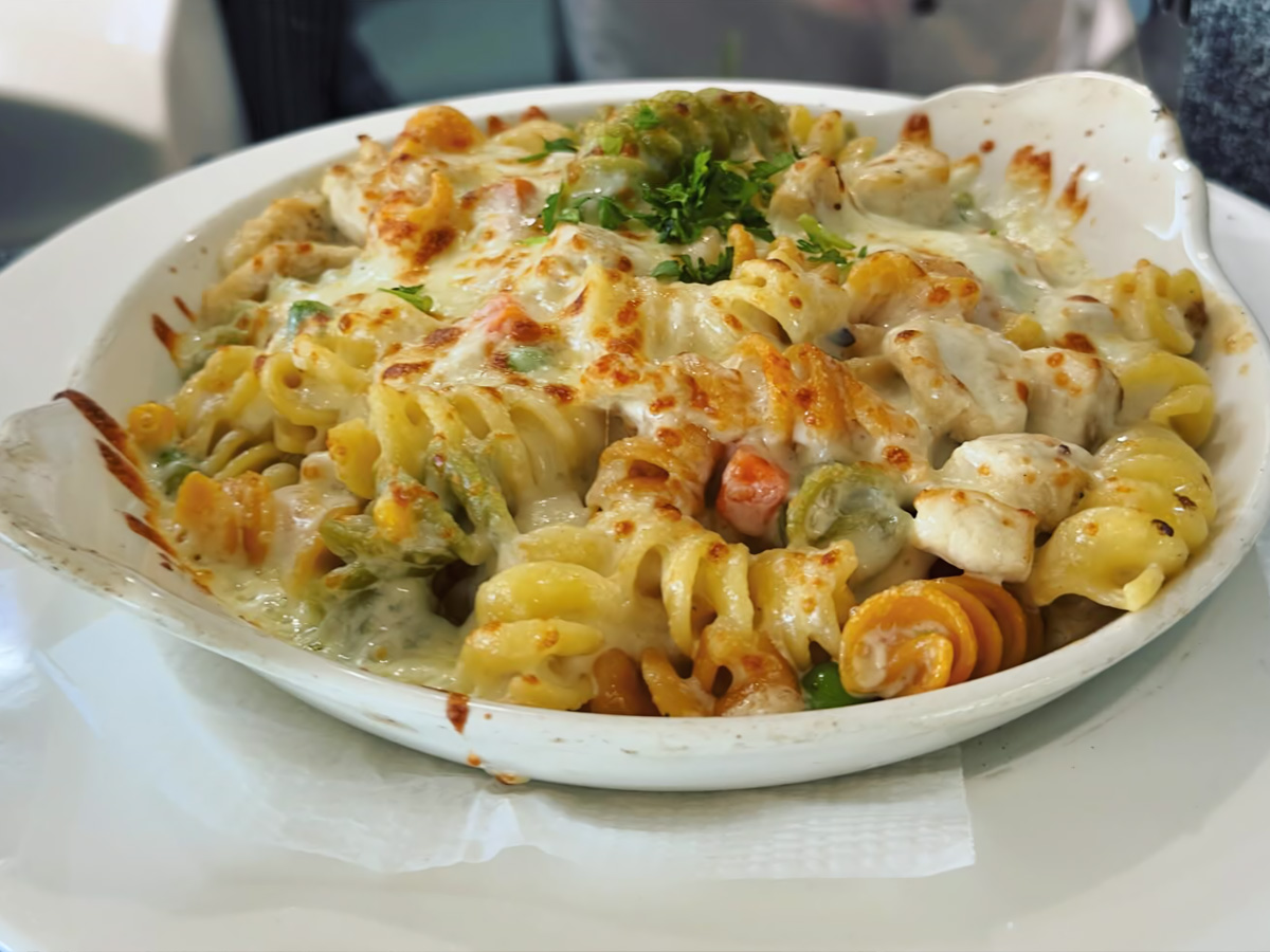 Aromi-pizzaria-eat-and-drink-beyond-madeira3