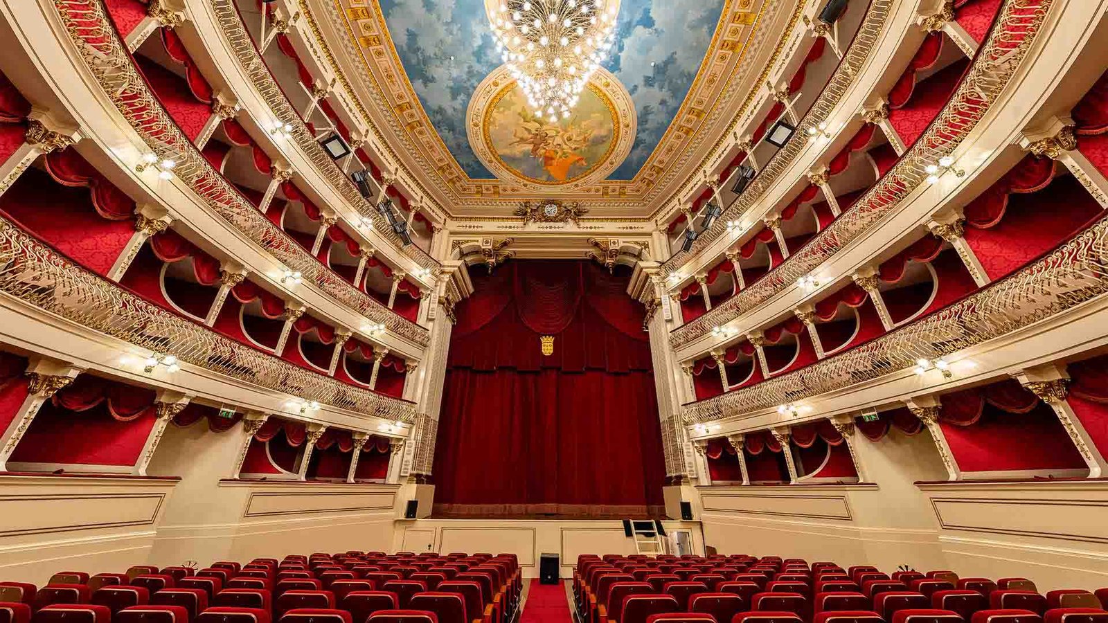 teatro-baltazar-dias-see-and-go-beyond-madeira2